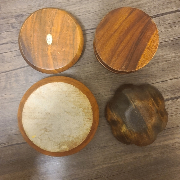 Assorted medium size wooden bowls - Picture 6 of 6